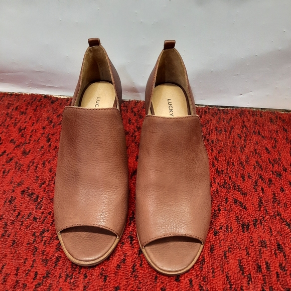 Lucky Brand Junai Women's Booties Heeled Sandals Cut Out Brown Leather SZ 9.5M - Picture 2 of 14